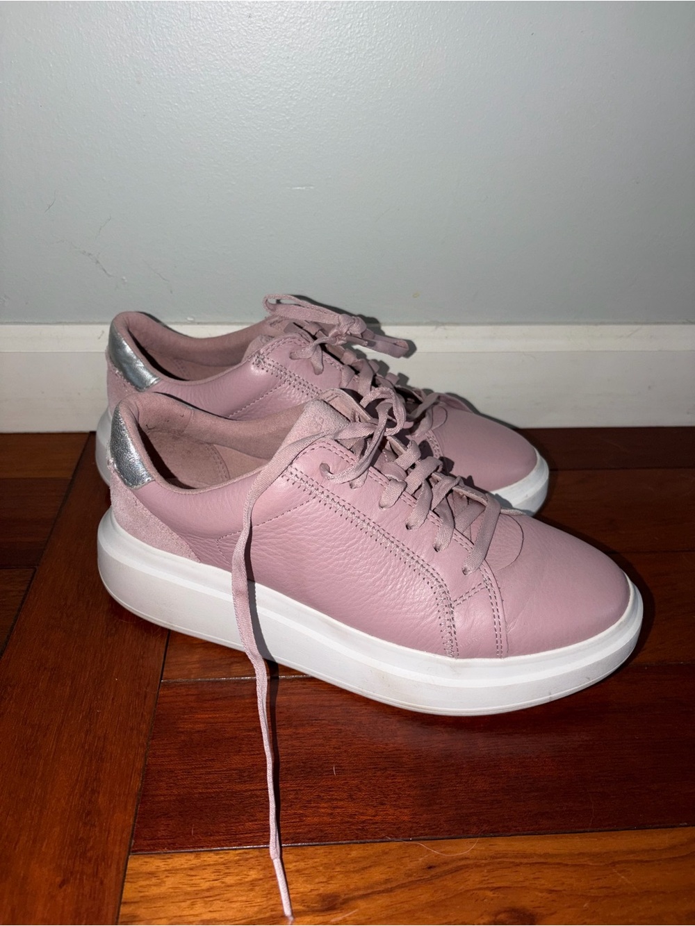 Ugg Women’s Pink Platform Leather Sneakers